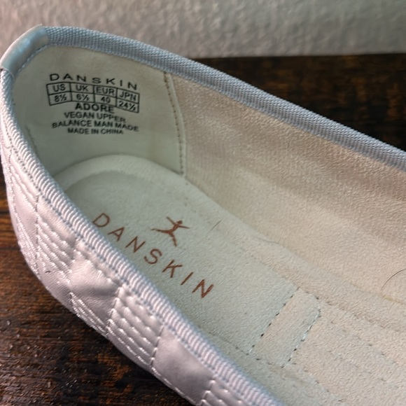 NWithout tags Danskin ADORE ballerina shoes. Size 8 1/2 - Picture 4 of 5